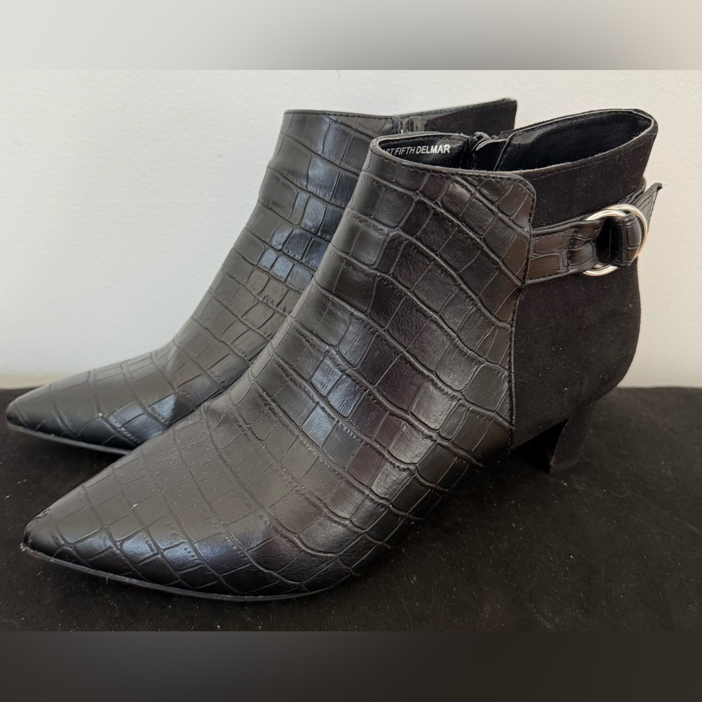 East 5th | Delmar Block Heel Booties | Black | Size 6 | Croc Print - Picture 2 of 4